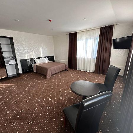Maliye Khutora Hotel Merry Club מראה חיצוני תמונה