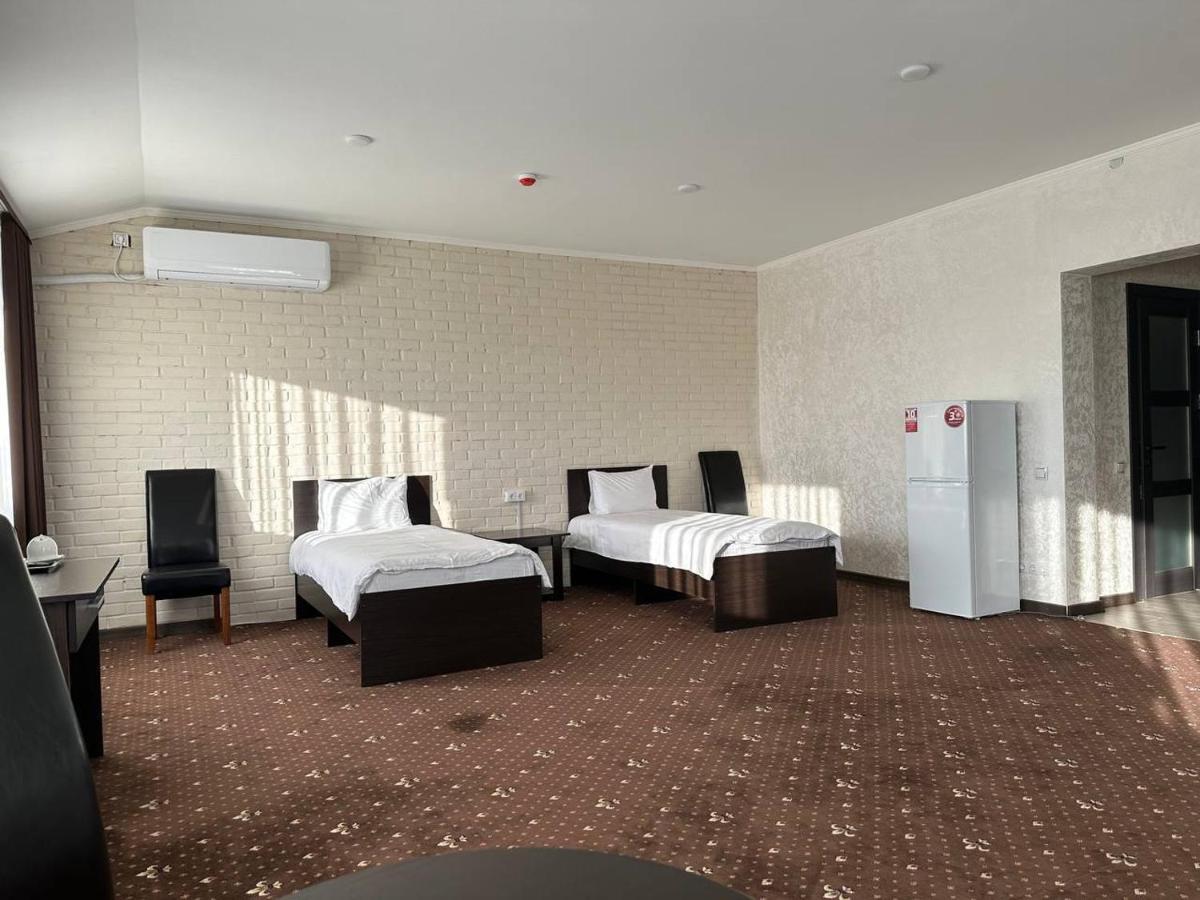 Maliye Khutora Hotel Merry Club מראה חיצוני תמונה
